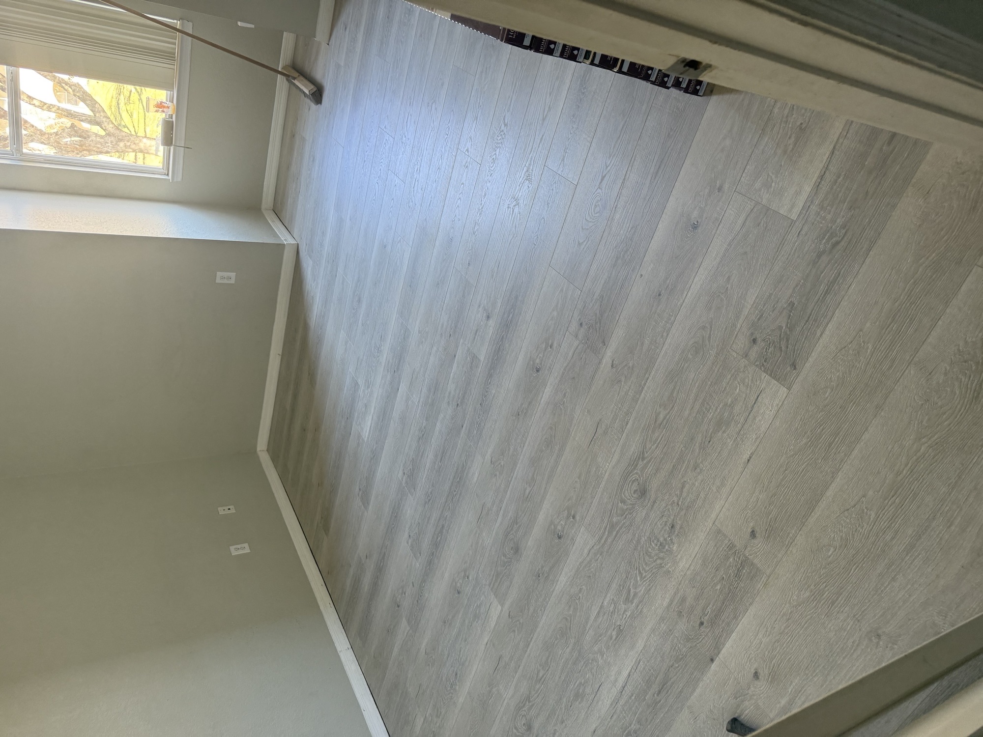 Light gray LVP detail